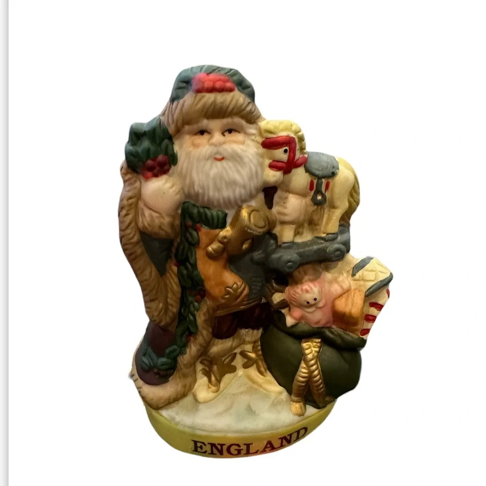 Vintage Santas, a nation, England.